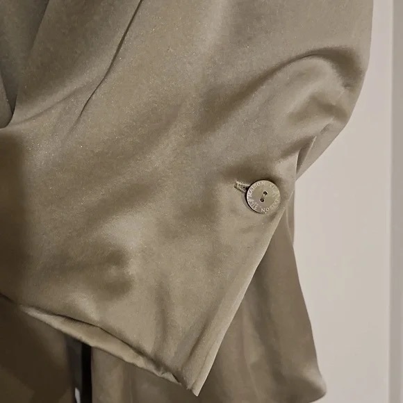 Silk Madison 100% genuine silk sage green pant suit | top and blazer - Picture 6 of 14